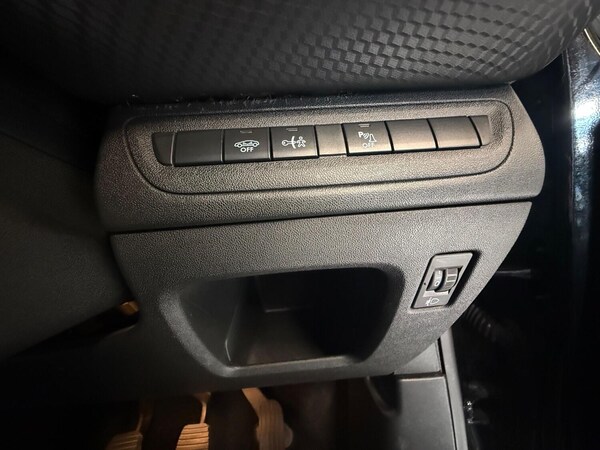 Used Peugeot 2008 2016 for sale - 76128924: Photo 22