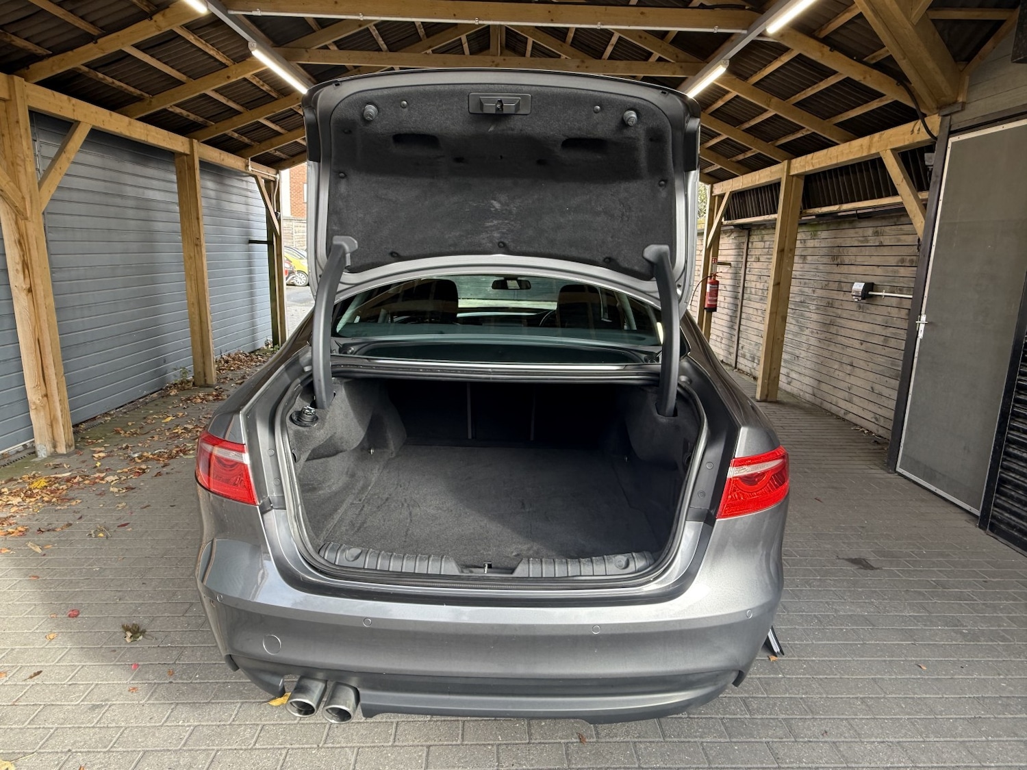 Used Jaguar XF 2017 for sale - 76177038: Photo 17