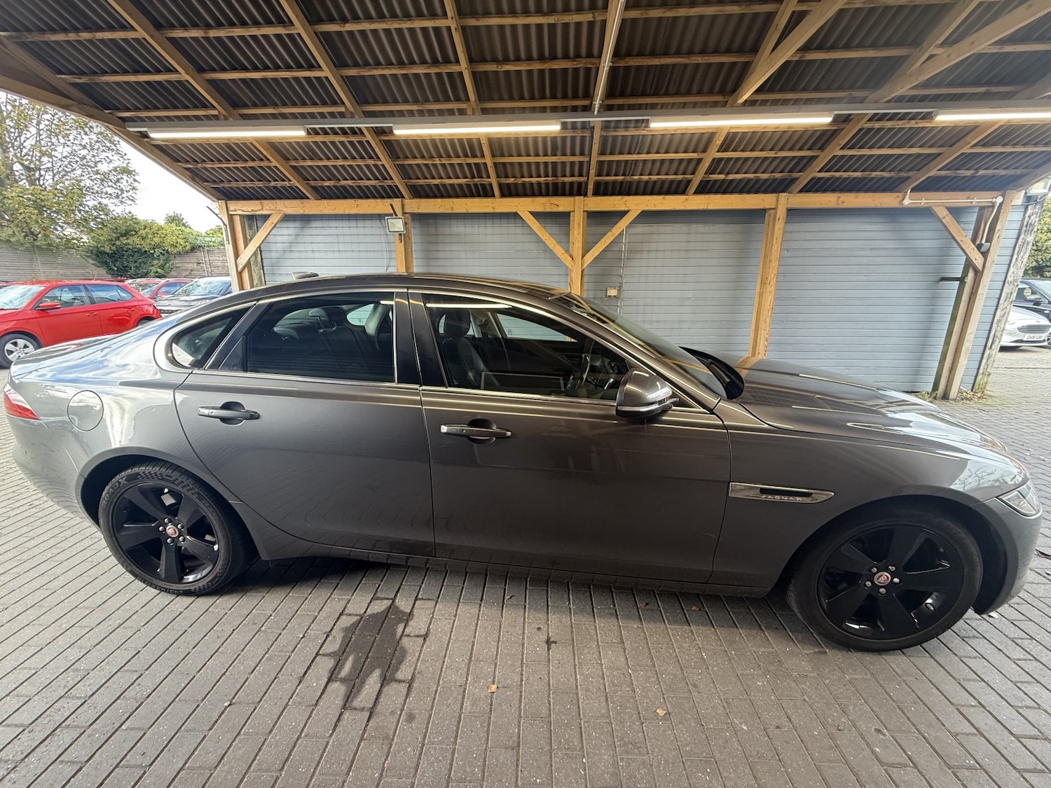 Used Jaguar XF 2017 for sale - 76177038: Photo 4