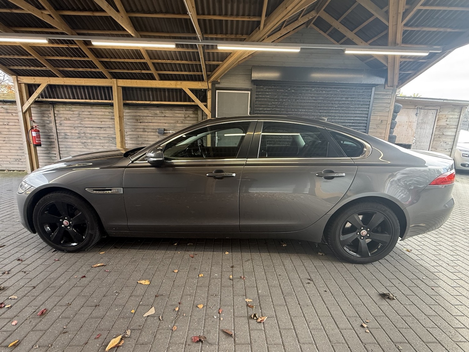 Used Jaguar XF 2017 for sale - 76177038: Photo 8