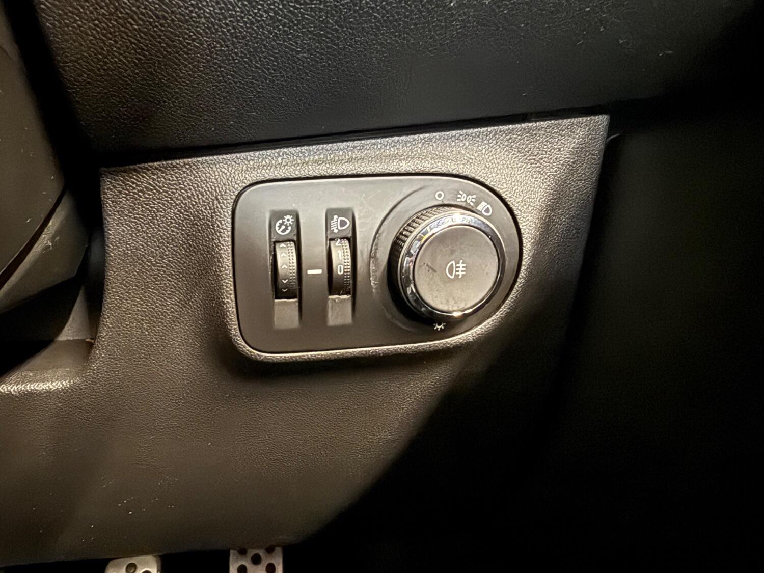 Used Vauxhall Corsa 2016 for sale - 76058094: Photo 24