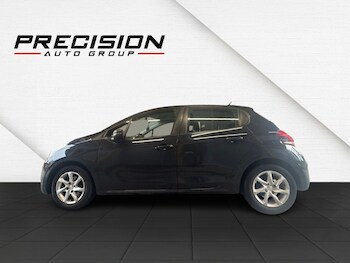 Used Peugeot 208 2016 for sale - 76510900: Photo