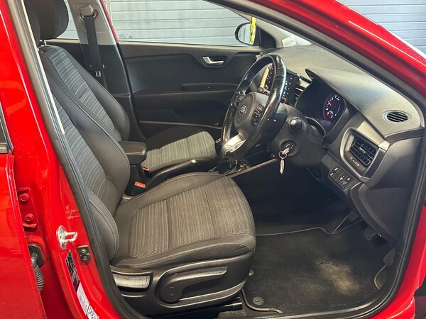Used Kia Stonic 2018 for sale - 76177039: Photo 12