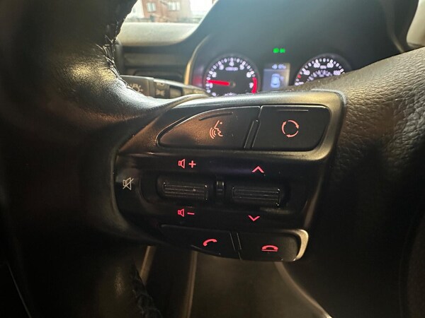 Used Kia Stonic 2018 for sale - 76177039: Photo 15