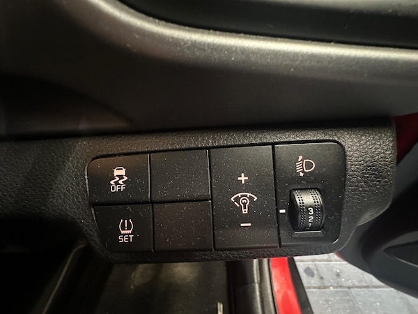 Used Kia Stonic 2018 for sale - 76177039: Photo 16