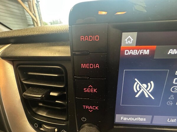 Used Kia Stonic 2018 for sale - 76177039: Photo 20