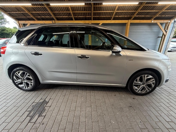 Used Citroen C4 Picasso 2015 for sale - 76177055: Photo 4
