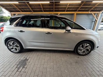 Used Citroen C4 Picasso 2015 for sale - 76177055: Photo 4