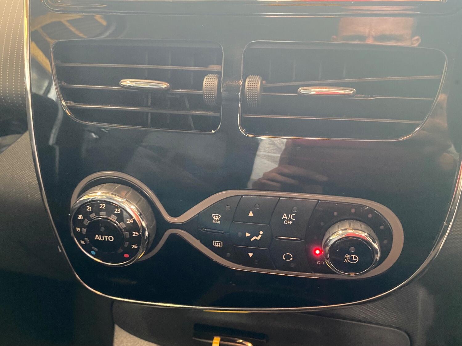 Used Renault Zoe 2019 for sale - 76177076: Photo 36