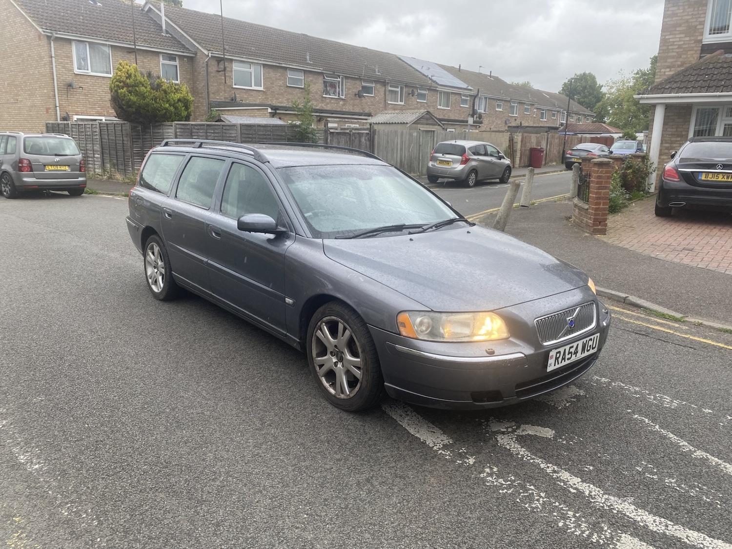 Used Volvo V70 2004 for sale - 75469986: Photo 2