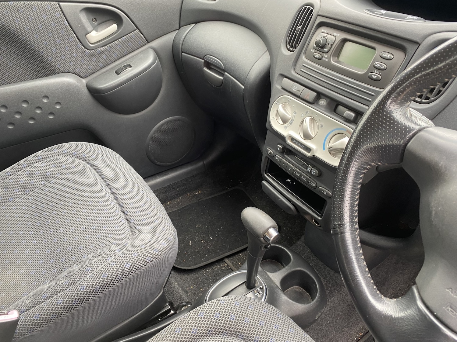 Used Toyota Yaris Verso 2004 for sale - 76305724: Photo 9