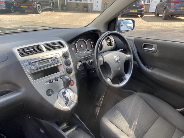 Used Honda Civic 2004 for sale - 74152042: Photo 12
