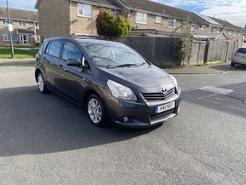 Used Toyota Verso 2011 for sale - 75982747: Photo
