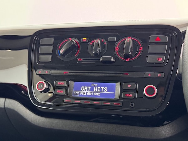 Used Volkswagen up! 2014 for sale - 76333180: Photo 11