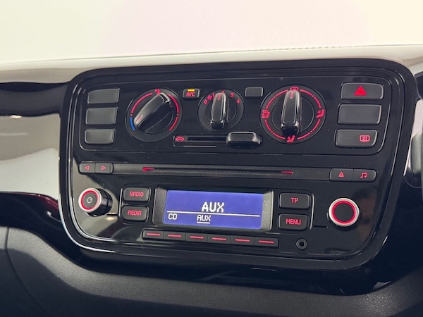 Used Volkswagen up! 2014 for sale - 76333180: Photo 12