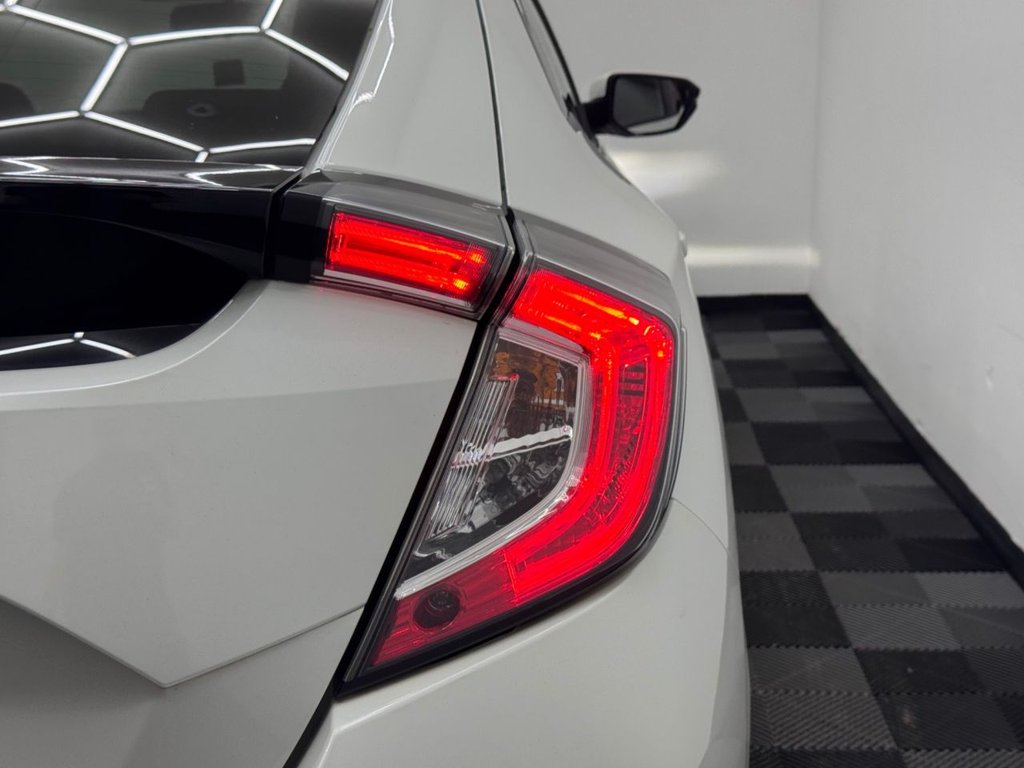 Used Honda Civic 2018 for sale - 76429704: Photo 29