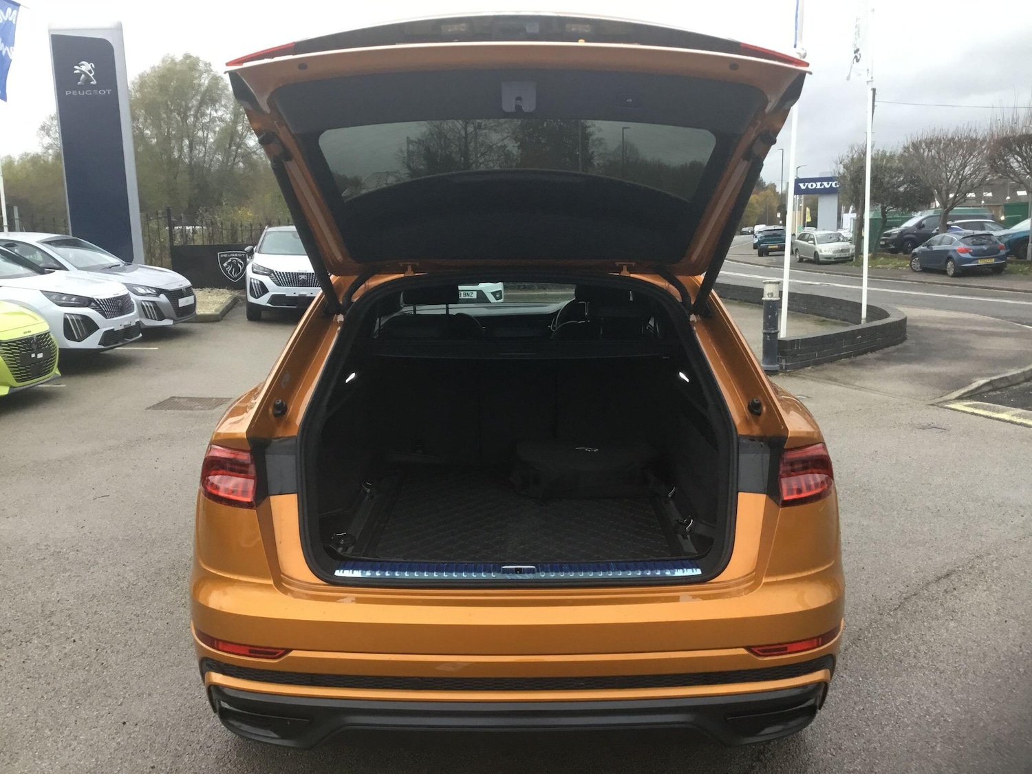 Used Audi Q8 2021 for sale - 76472707: Photo 10