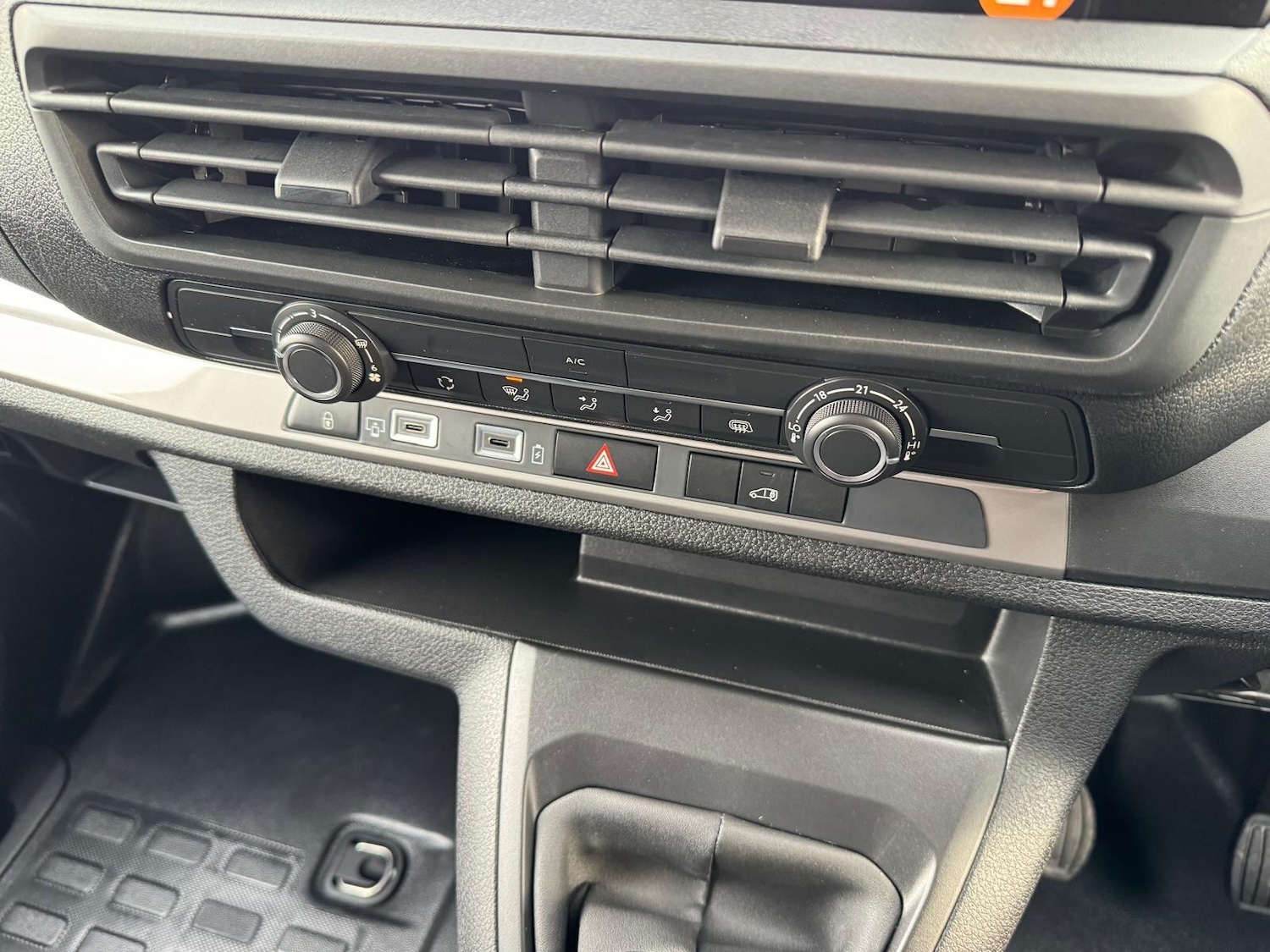 Used Peugeot Expert 2025 for sale - 76099027: Photo 16