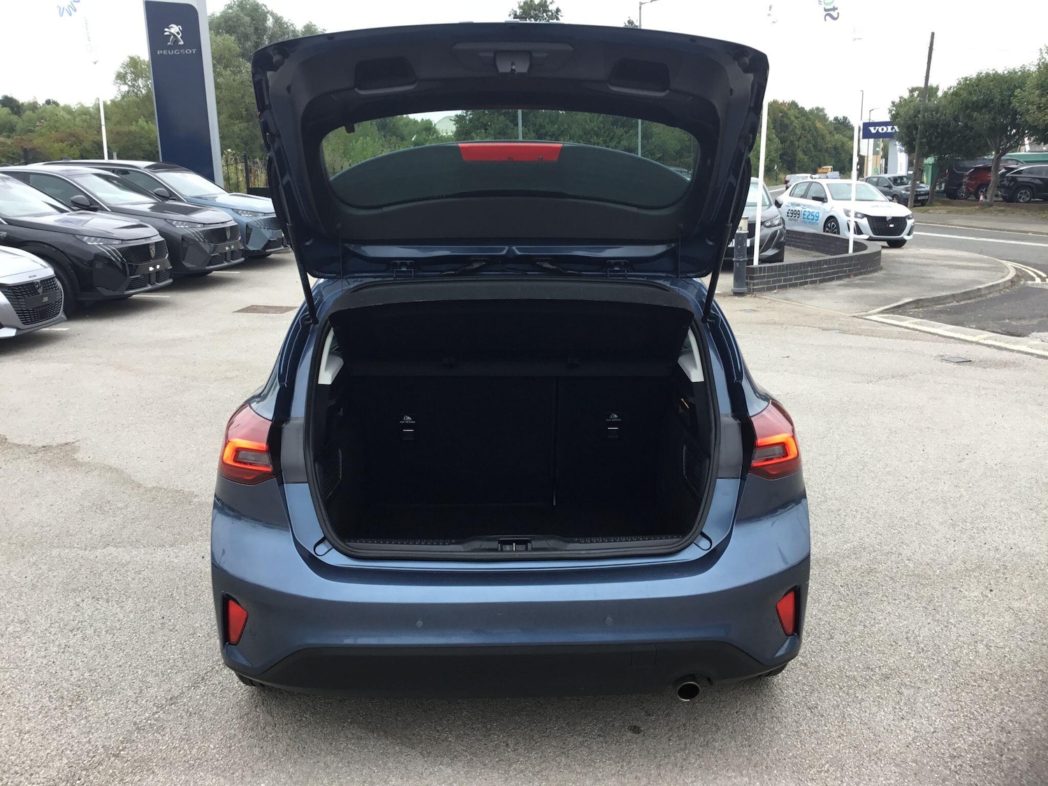 Used Ford Focus 2023 for sale - 76584544: Photo 10