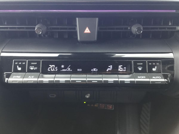 Used Toyota C-HR 2024 for sale - 76251455: Photo 38