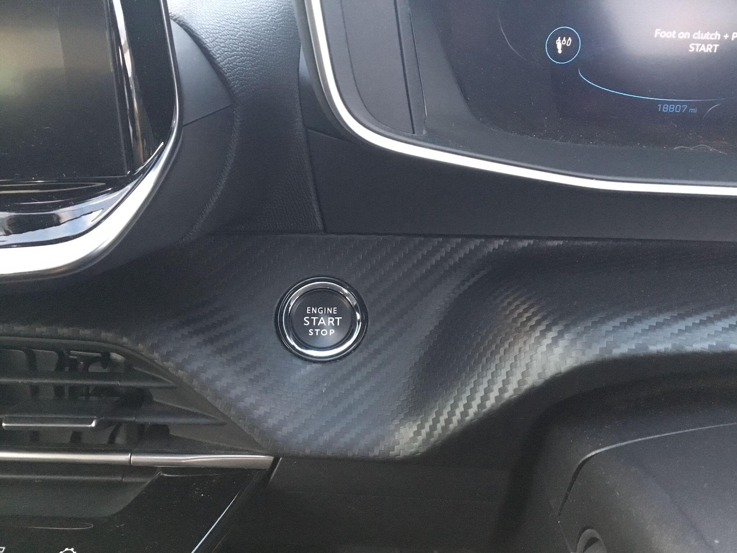 Used Peugeot 2008 2022 for sale - 76752511: Photo 17