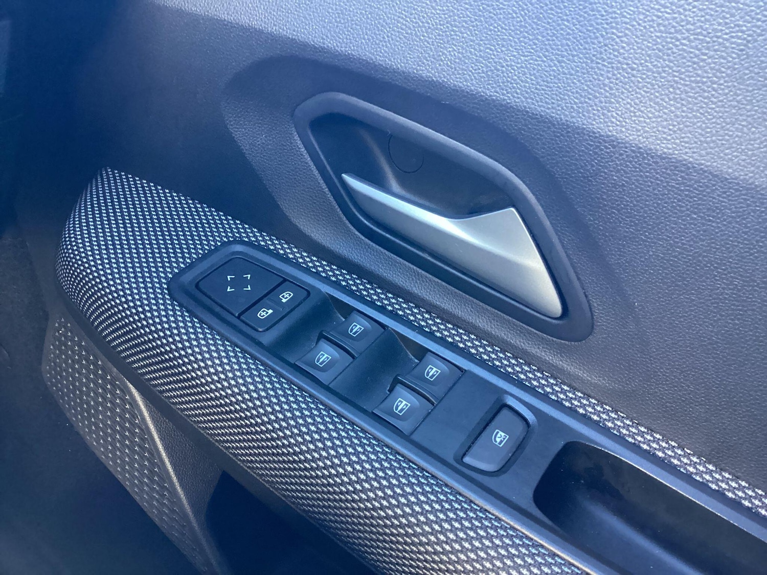 Used Dacia Sandero Stepway 2023 for sale - 77612787: Photo 31