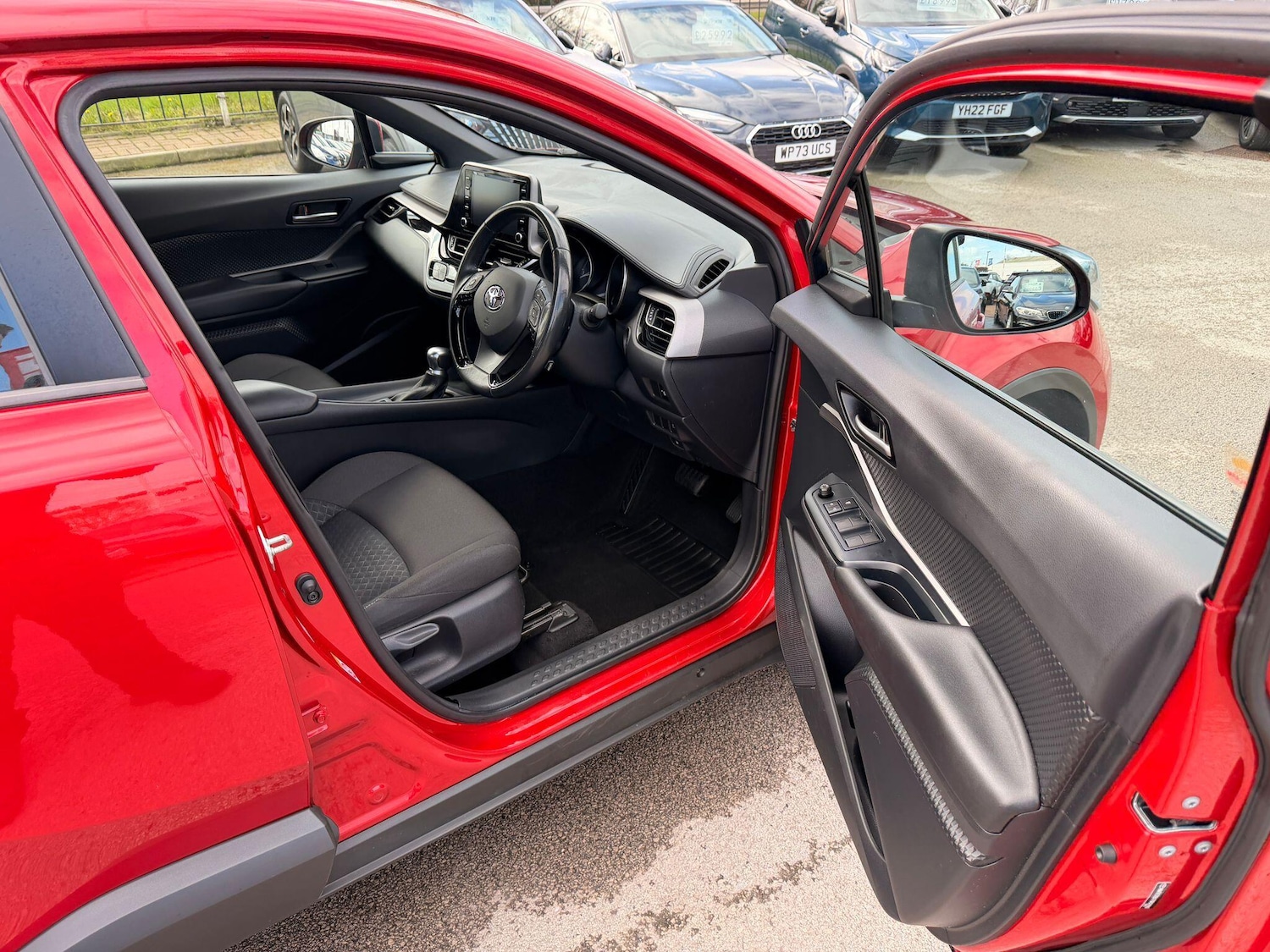 Used Toyota C-HR 2020 for sale - 78147805: Photo 30