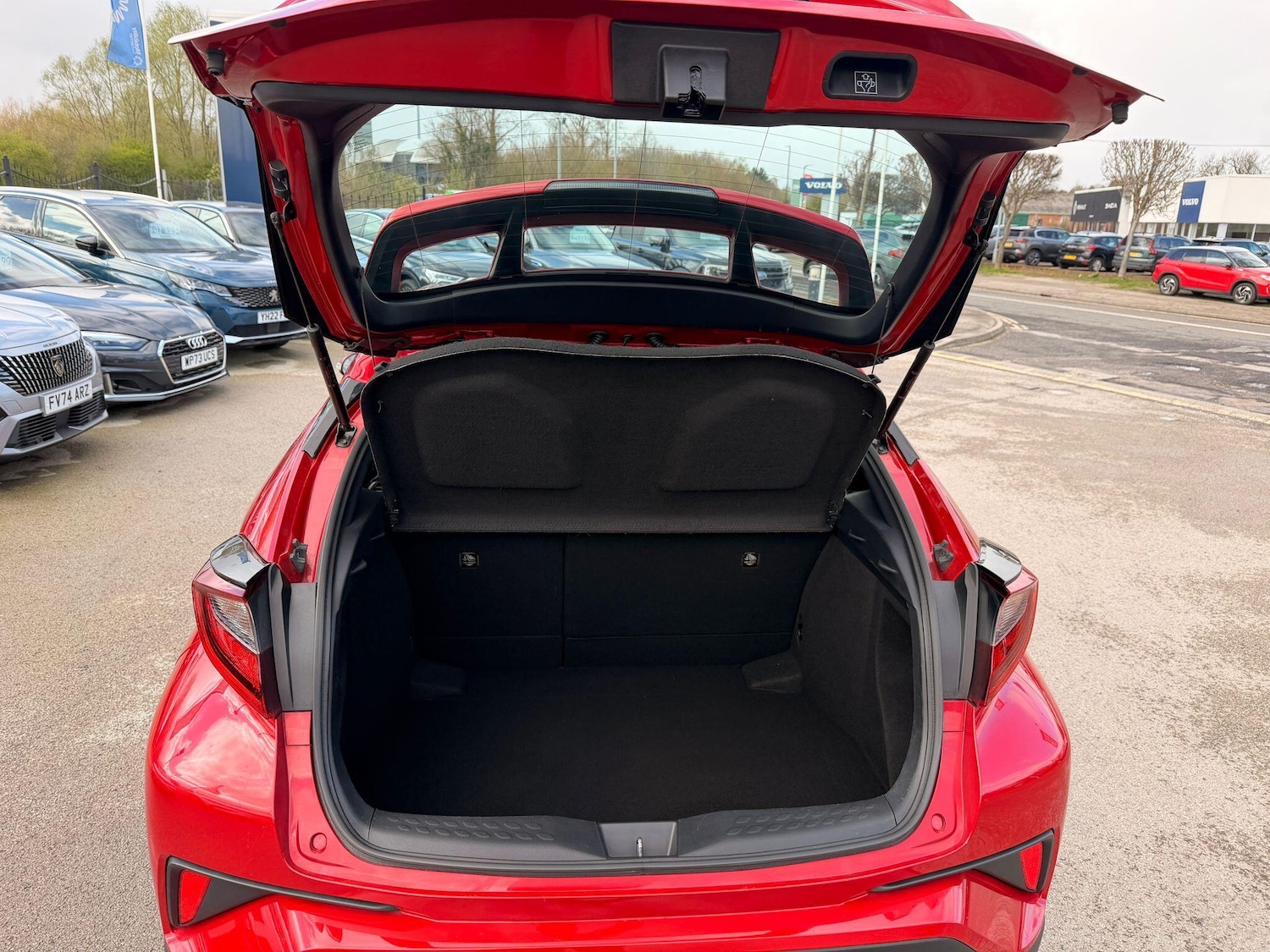 Used Toyota C-HR 2020 for sale - 78147805: Photo 9