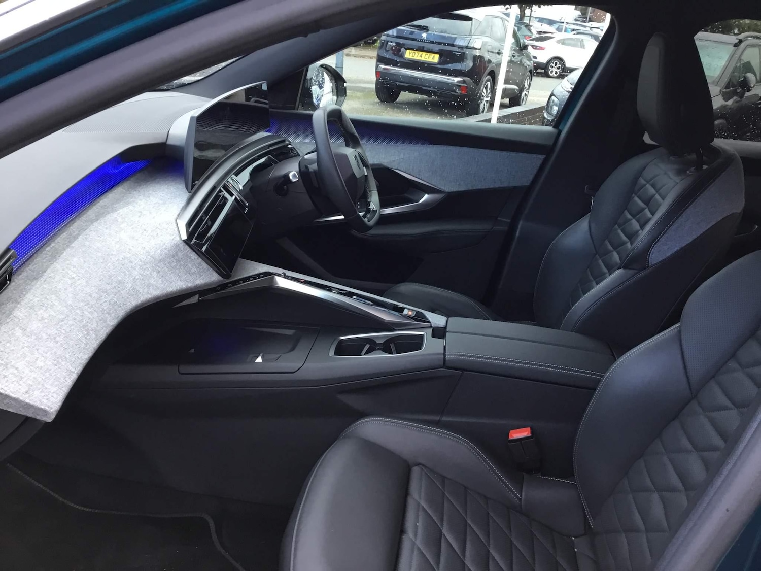 Used Peugeot E-3008 2024 for sale - 76307334: Photo 18