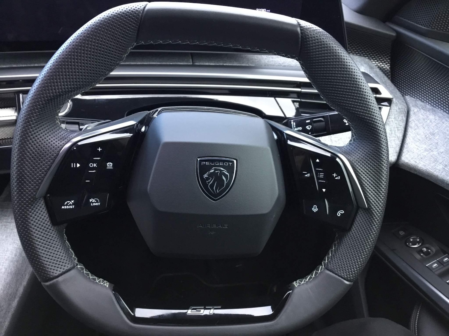 Used Peugeot E-3008 2024 for sale - 76307334: Photo 22