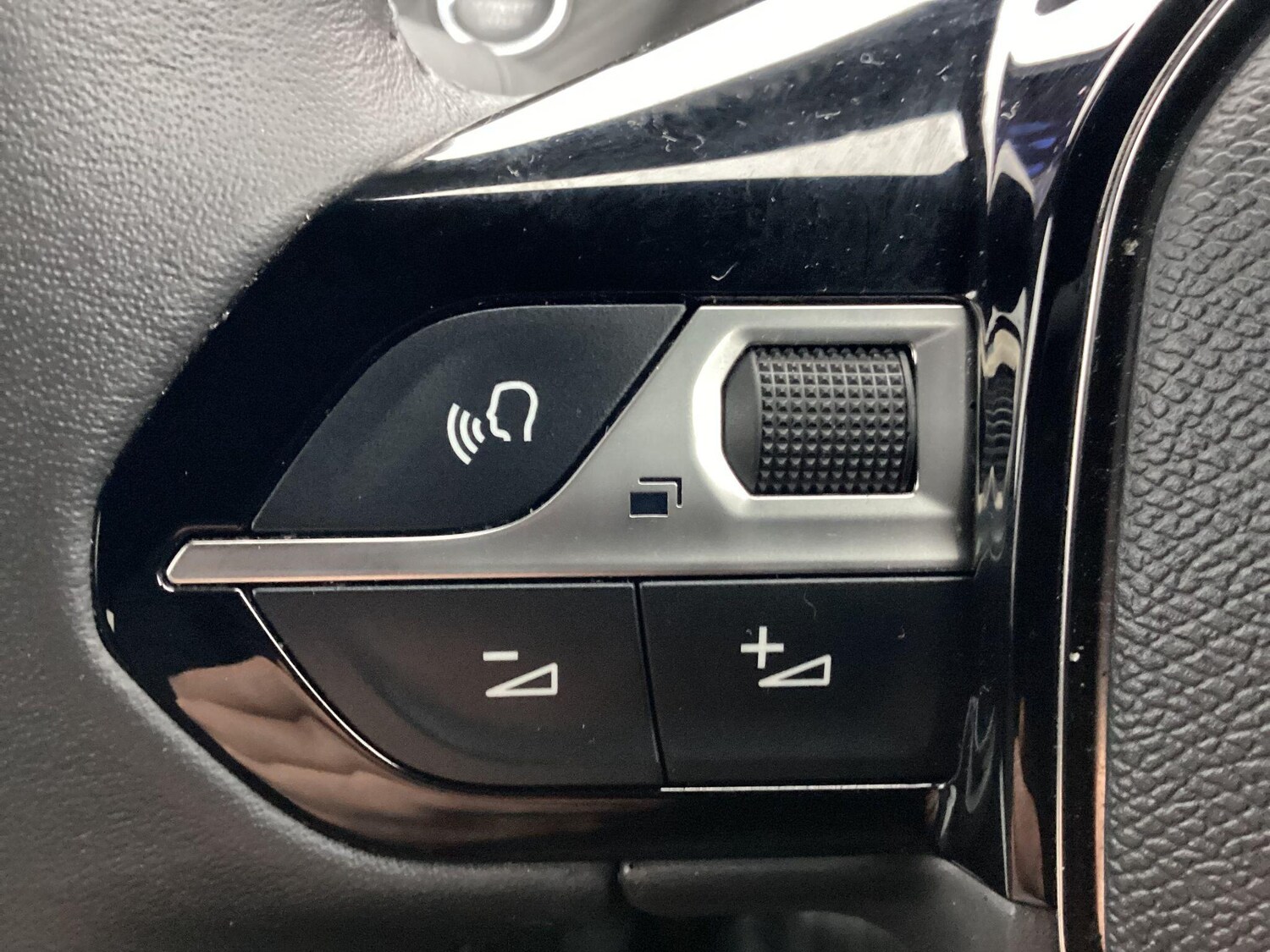 Used Peugeot 2008 2024 for sale - 77478525: Photo 27