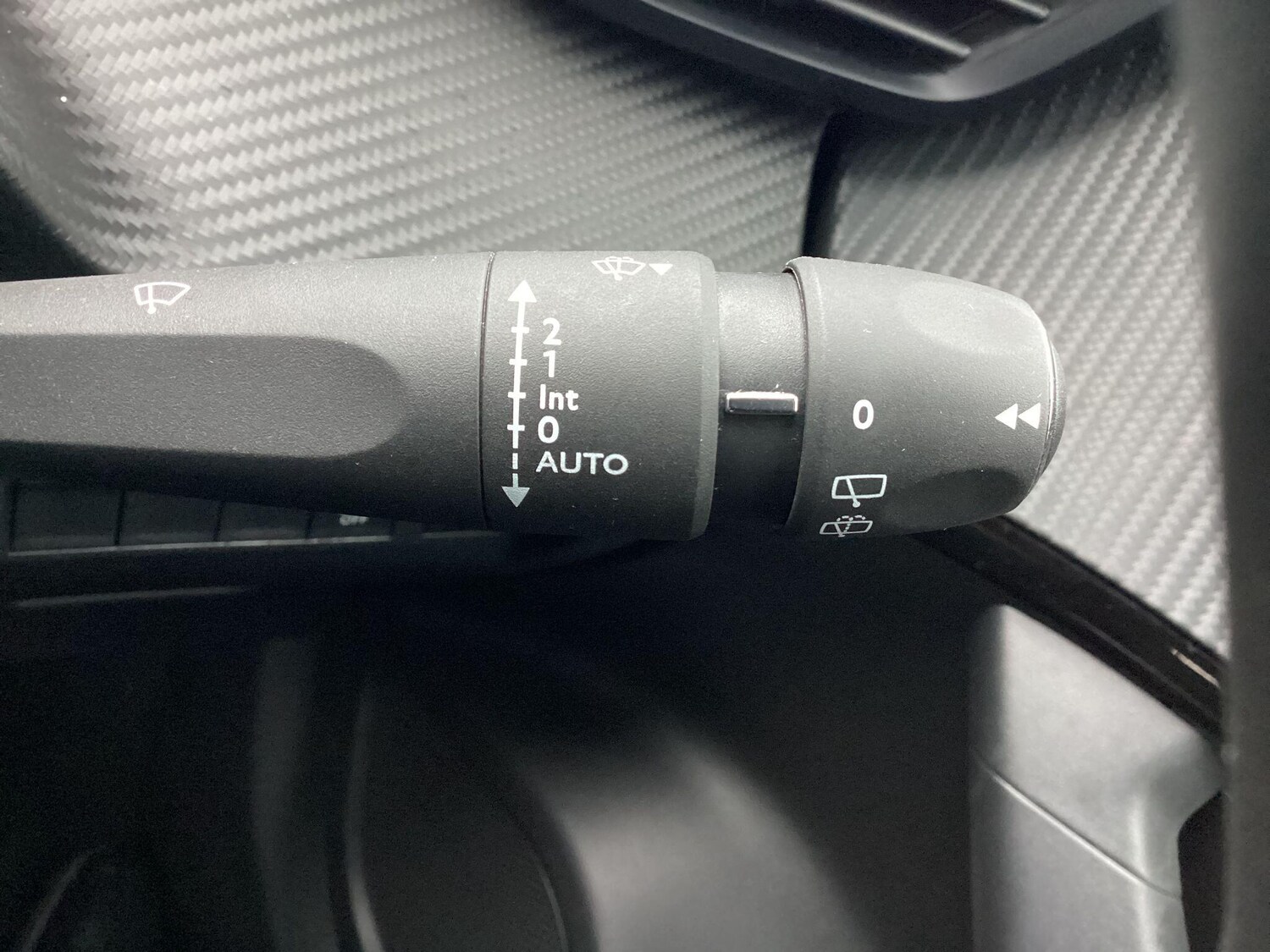 Used Peugeot 2008 2024 for sale - 77478525: Photo 30