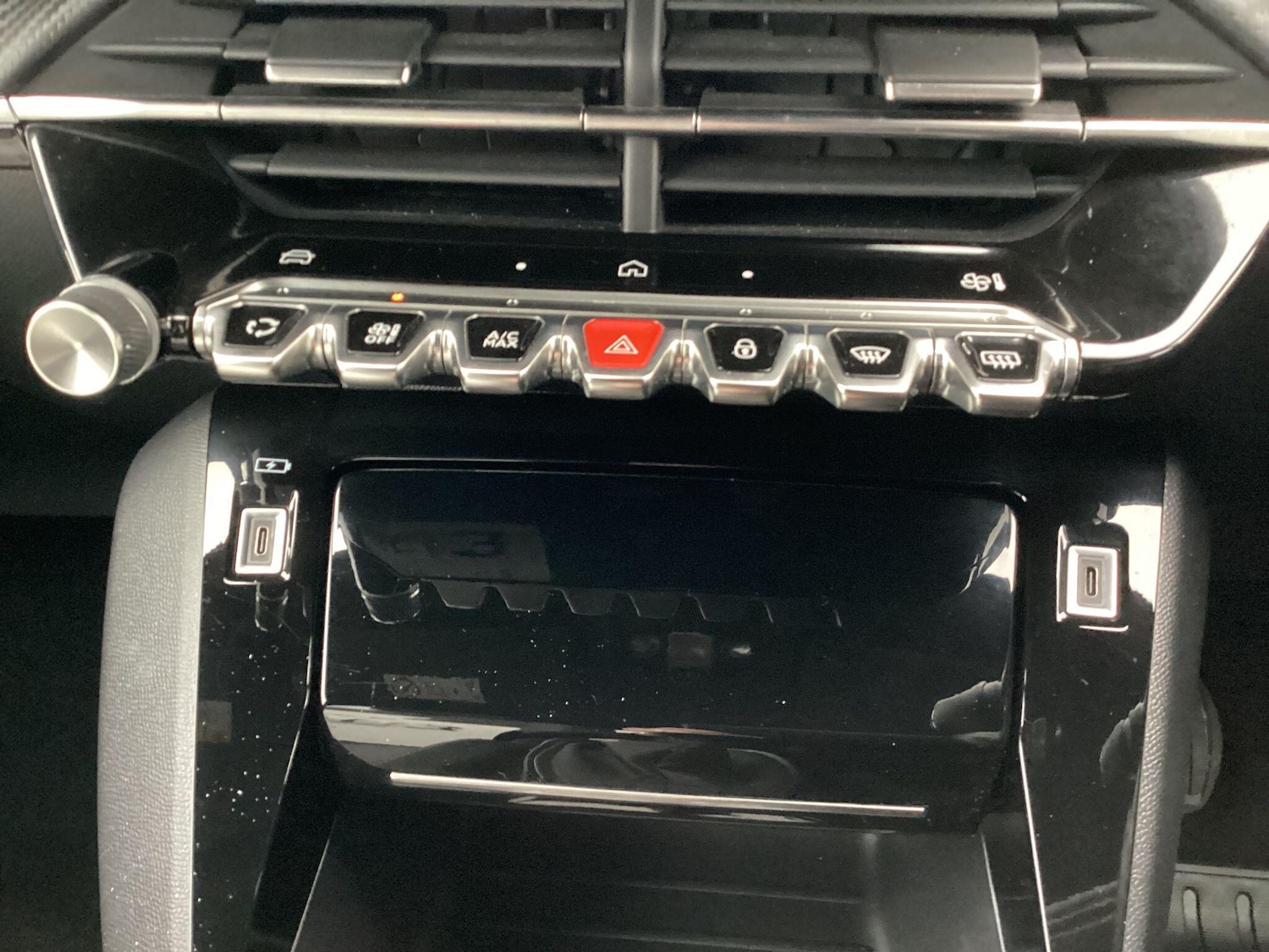 Used Peugeot 2008 2024 for sale - 77612715: Photo 42