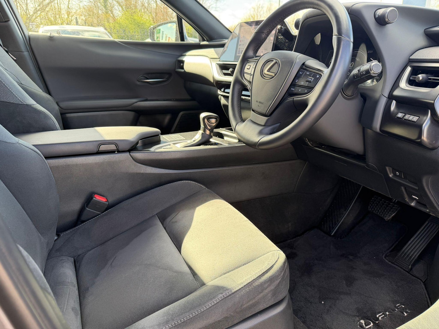 Used Lexus UX 2023 for sale - 78147930: Photo 19