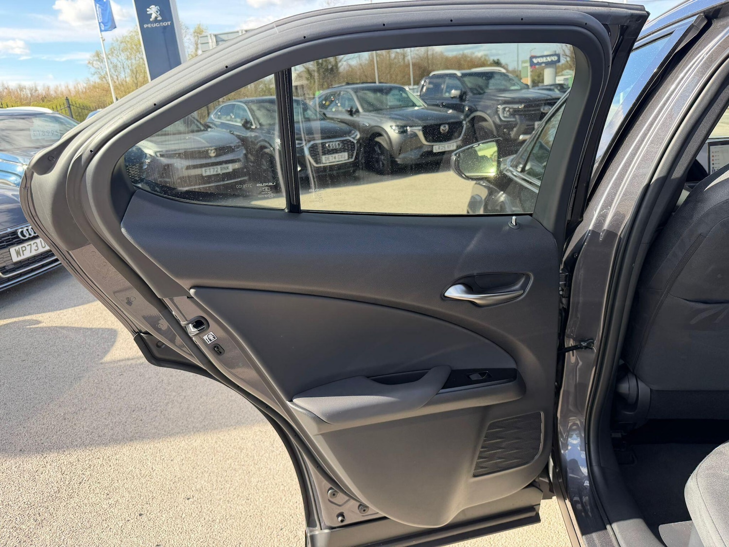 Used Lexus UX 2023 for sale - 78147930: Photo 27