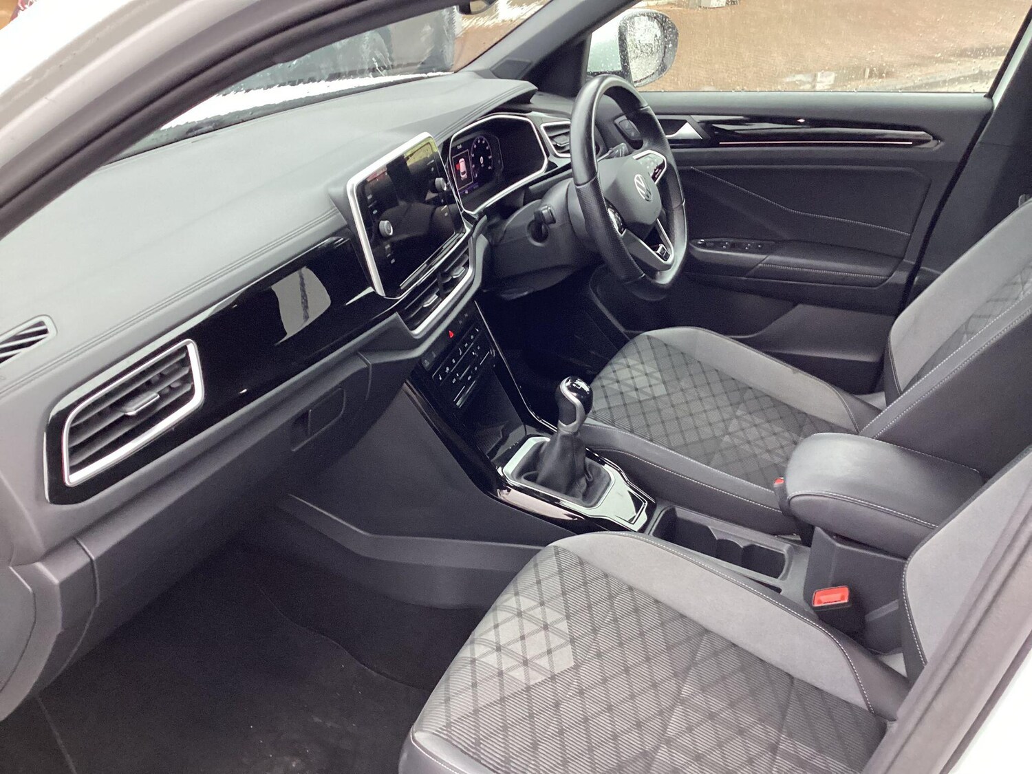 Used Volkswagen T-Roc for sale - 77883585: Photo 24