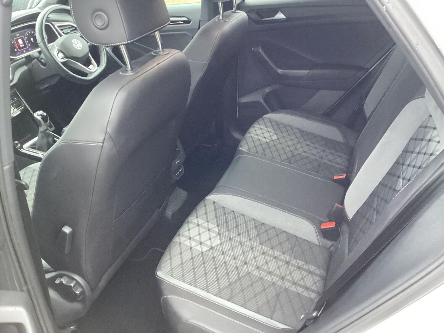 Used Volkswagen T-Roc for sale - 77883585: Photo 25