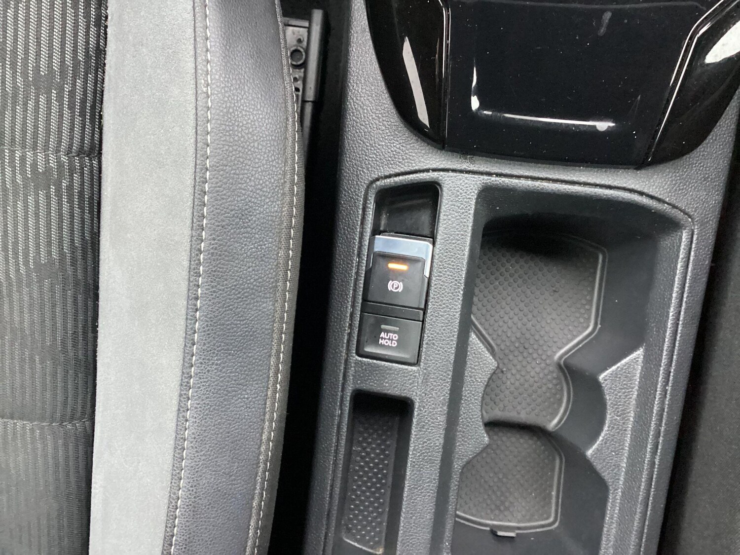 Used Volkswagen T-Roc for sale - 77883585: Photo 35