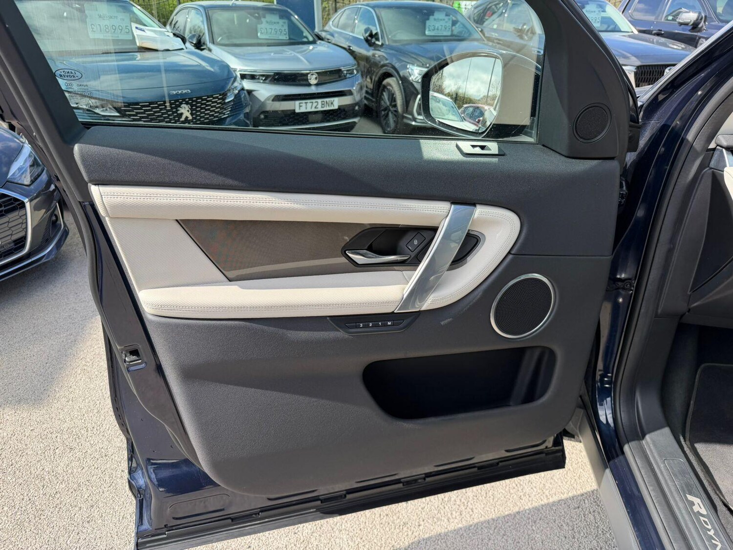 Used Land Rover Discovery Sport 2021 for sale - 78204205: Photo 32