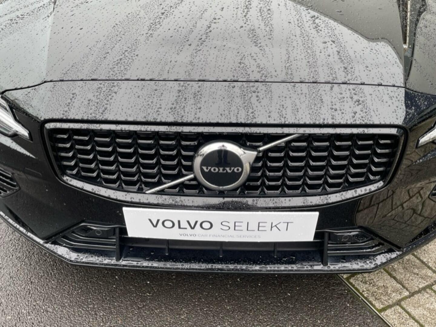 Used Volvo V60 2022 for sale - 77344099: Photo 10