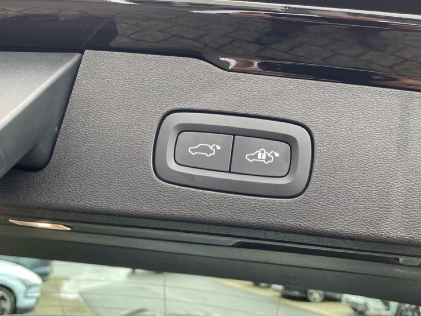 Used Volvo V60 2022 for sale - 77344099: Photo 6