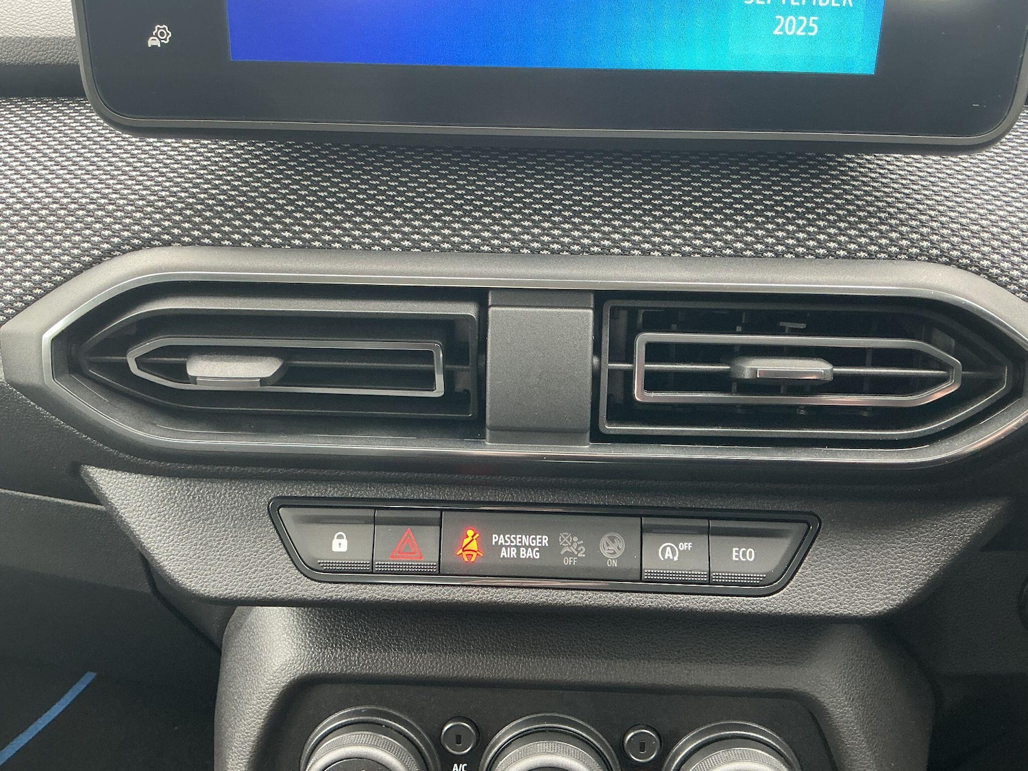 Used Dacia Sandero 2022 for sale - 76666649: Photo 31