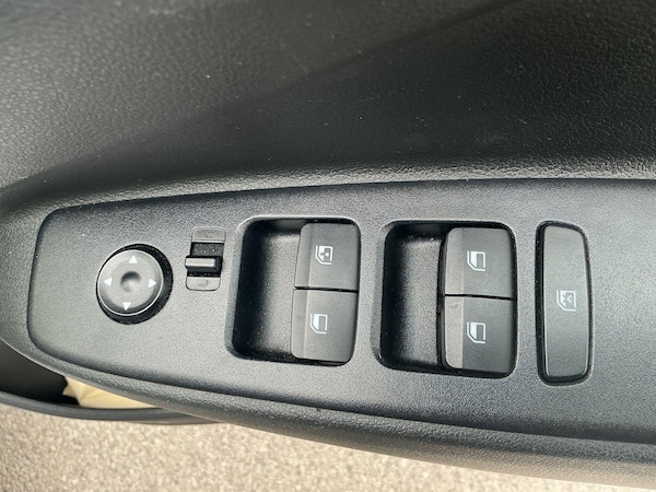 Used Hyundai i10 2022 for sale - 76201048: Photo 22