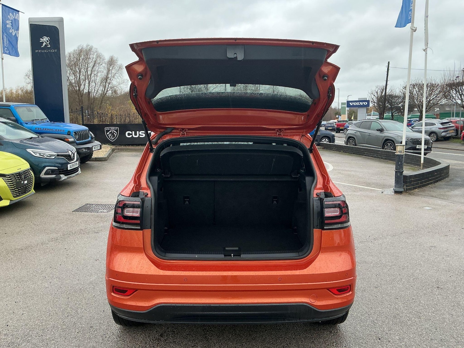 Used Volkswagen T-Cross 2020 for sale - 77970616: Photo 9