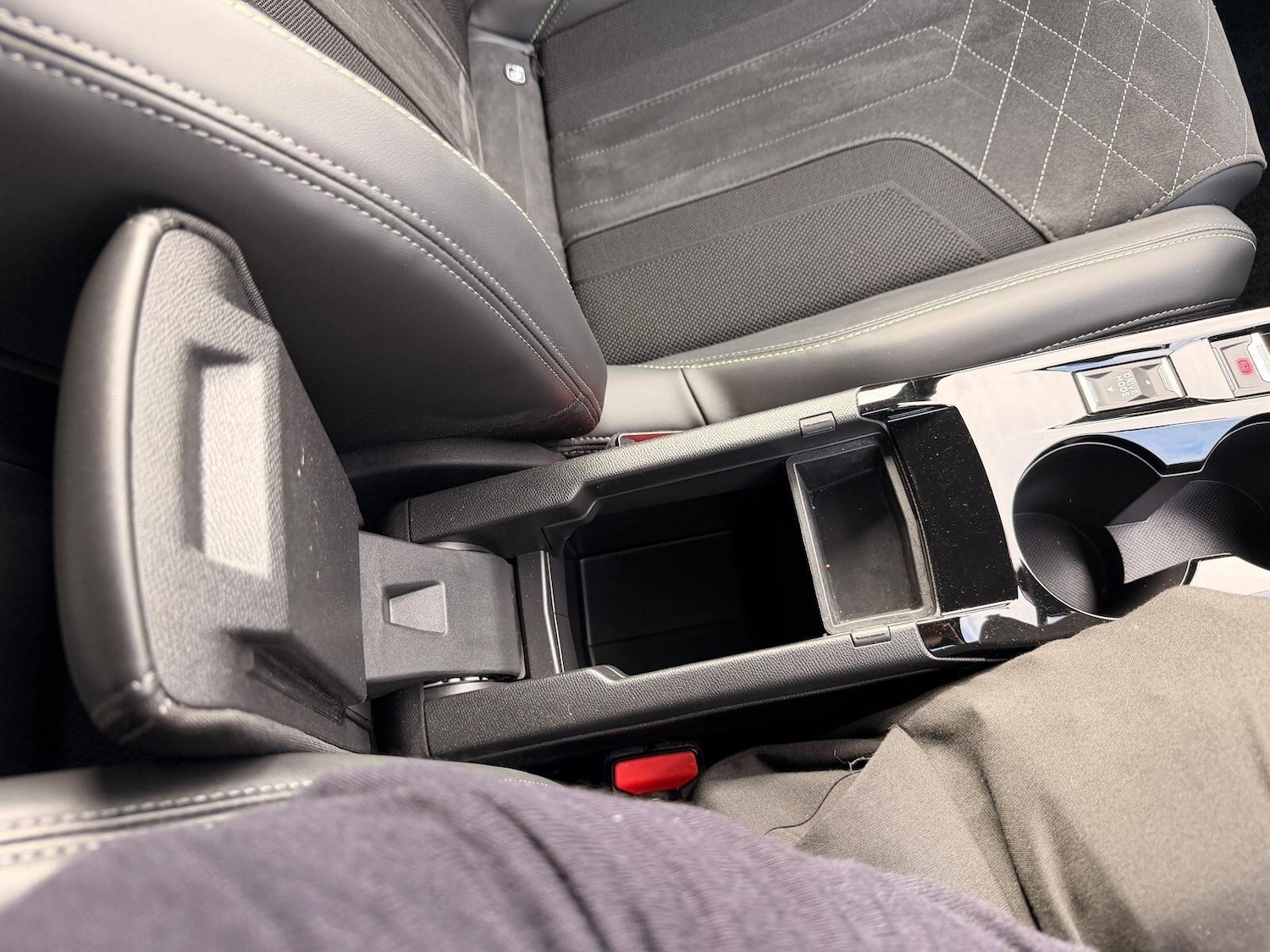 Used Peugeot 2008 2022 for sale - 78101064: Photo 31