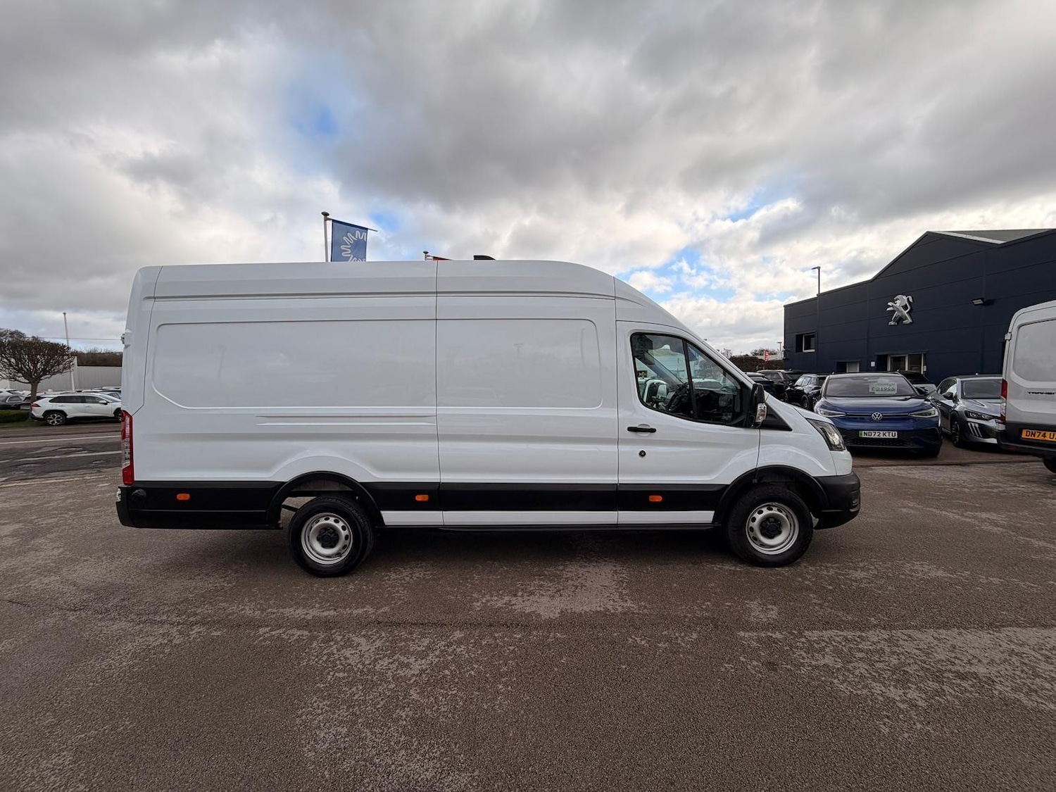 Used Ford Transit 2024 for sale - 77839993: Photo 2