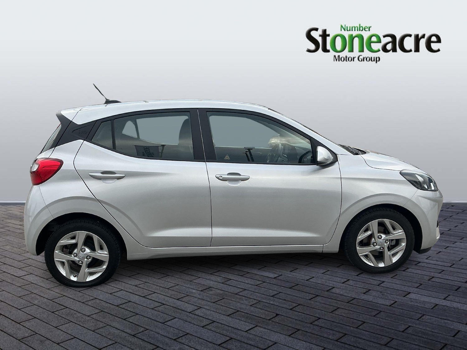 Used Hyundai i10 2022 for sale - 76440352: Photo 2