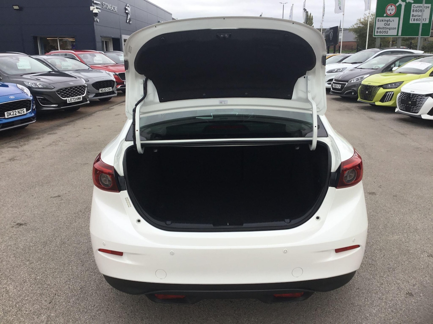 Used Mazda Mazda3 2014 for sale - 76226666: Photo 9