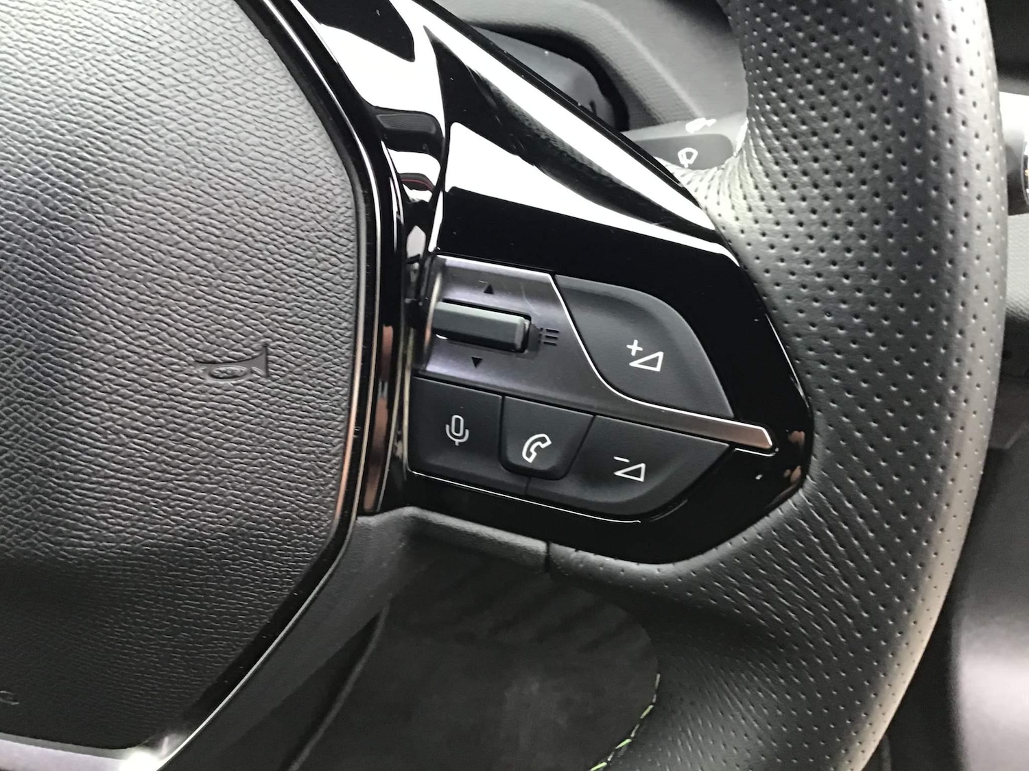 Used Peugeot E-308 2024 for sale - 76307876: Photo 17