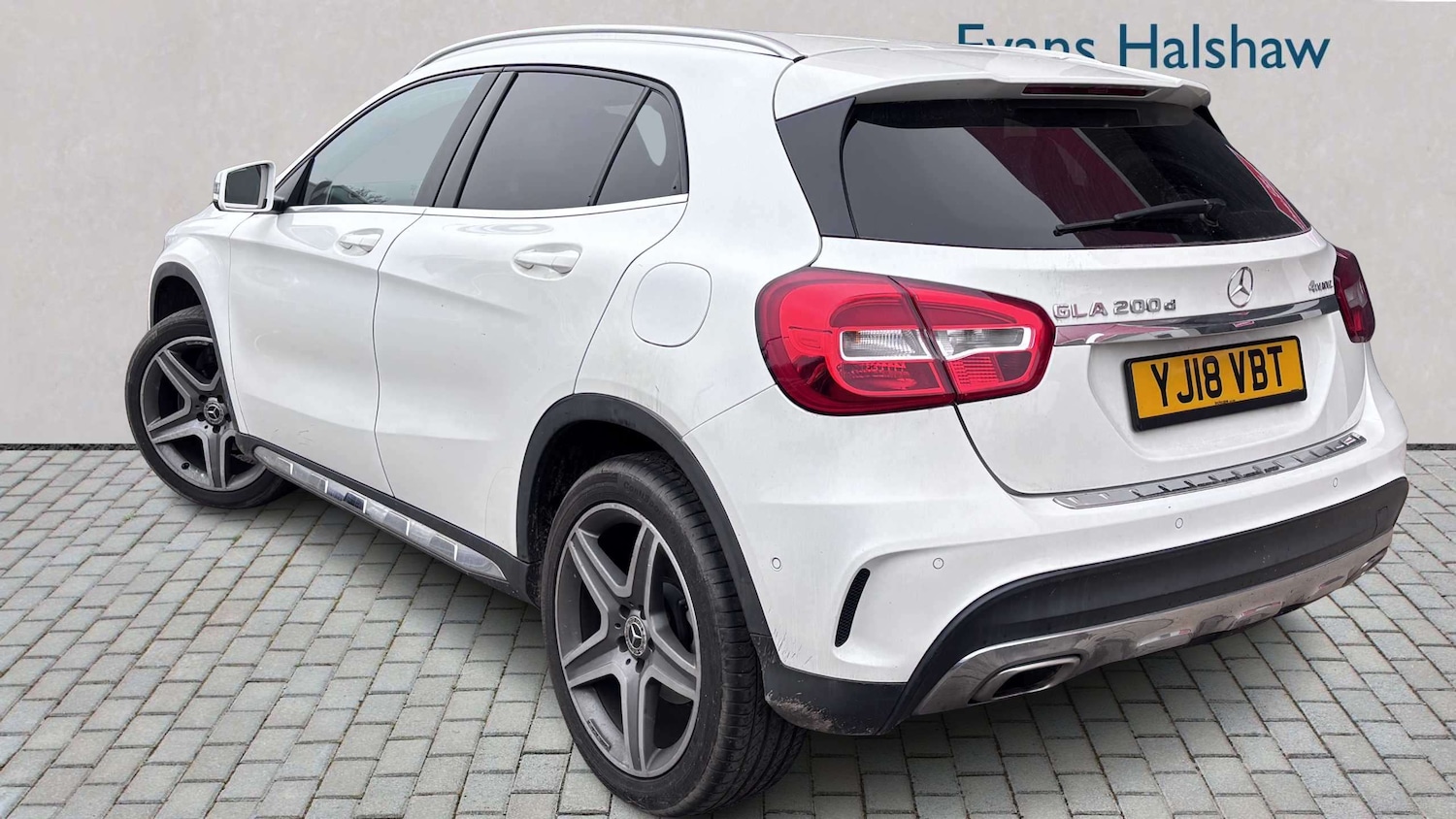 Used Mercedes-Benz GLA for sale - 77860211: Photo 2